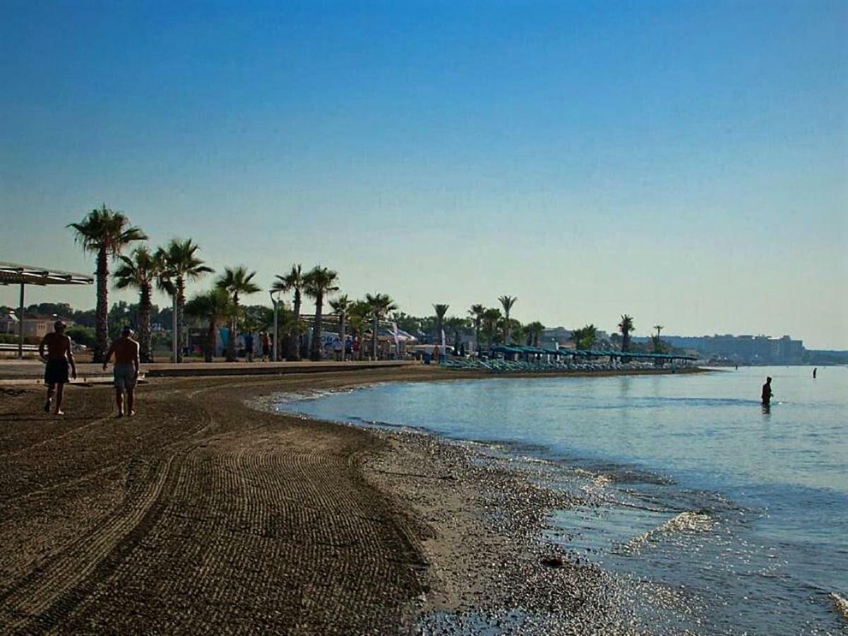 Easystay Two Bedroom Apartment Larnaca Exterior photo