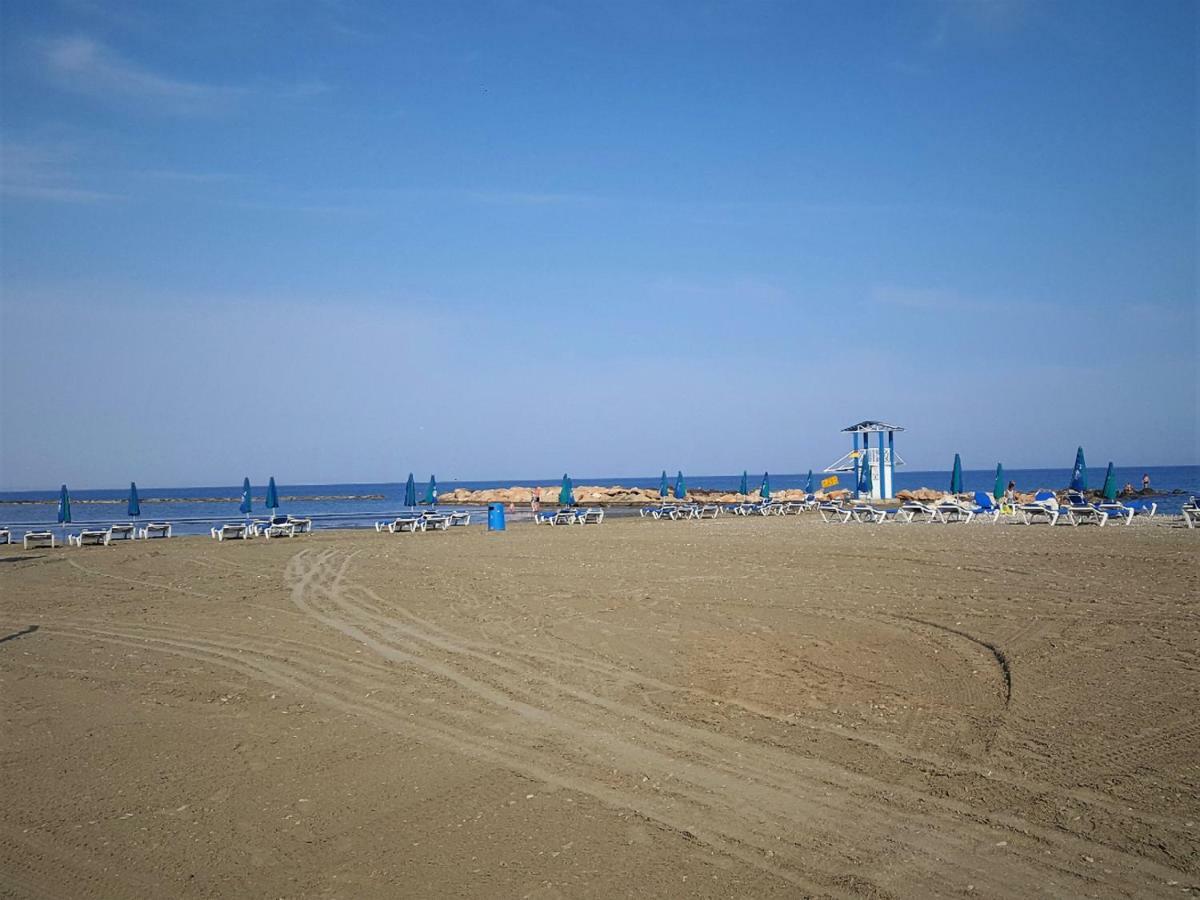 Easystay Two Bedroom Apartment Larnaca Exterior photo